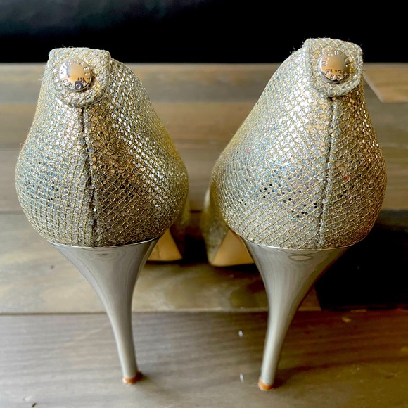 Michael Kors York Evening sparkly silver peep toe pumps size 5 - Picture 3 of 4